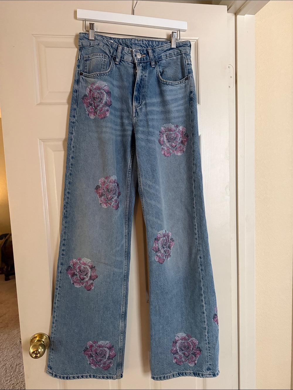 Zara Light Blue Wide-Leg Jeans with Pink Rose Embroidery